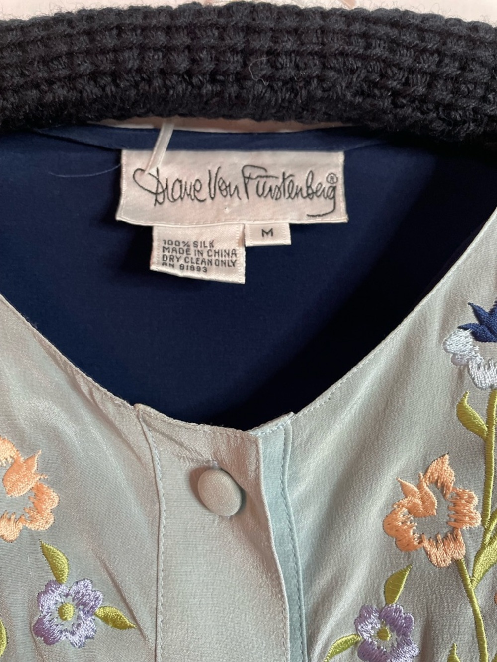 Diane Von Furstenberg Vintage 100% Silk Embroidered Boho Tunic Top Size M - Picture 3 of 5